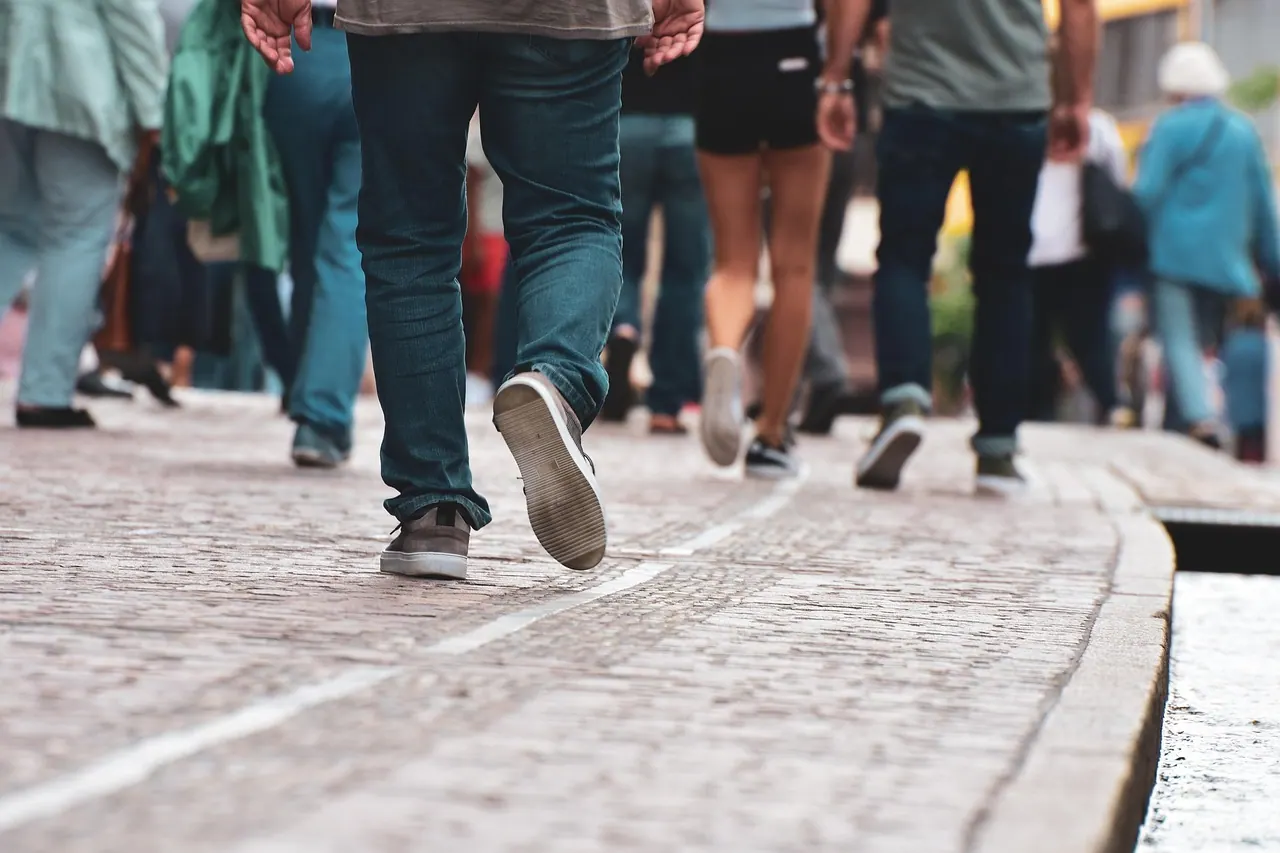 people, walk, road, pedestrian, side walk, crowd, outdoors, street photography, pedestrian zone, pedestrian, pedestrian, pedestrian, pedestrian, pedestrian, crowd
