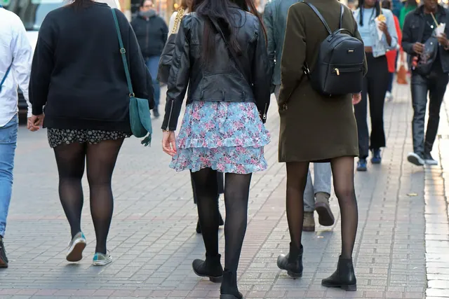 lot, pedestrian, walking, sidewalk, town, legs, people, the street, urban, street fashion