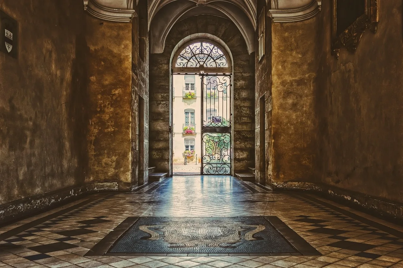hallway, corridor, lobby, foyer, entrance, architecture, building, house, luxury, design, old, historical, nobel, glittering, hall, representative, france, town hall, real estate, hallway, lobby, lobby, lobby, foyer, hall, hall, hall, hall, hall. Walkable towns: how to check a location with the EPA index