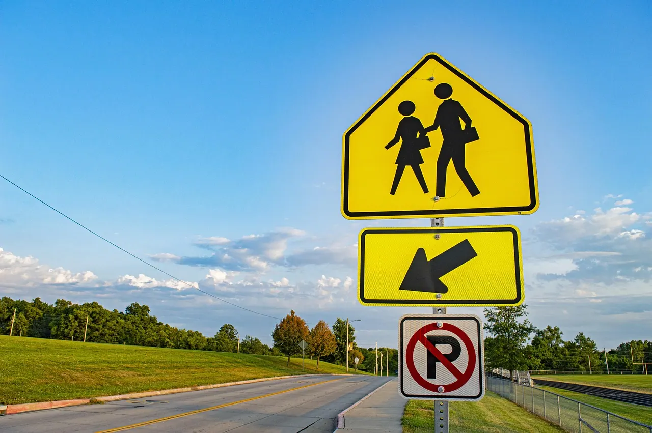 road sign, walking sign, crosswalk sign, crosswalk, cross walk, street sign, pedestrian, pedestrian sign, yield to pedestrian, walker, walking, walk, sign, road, traffic, street, s