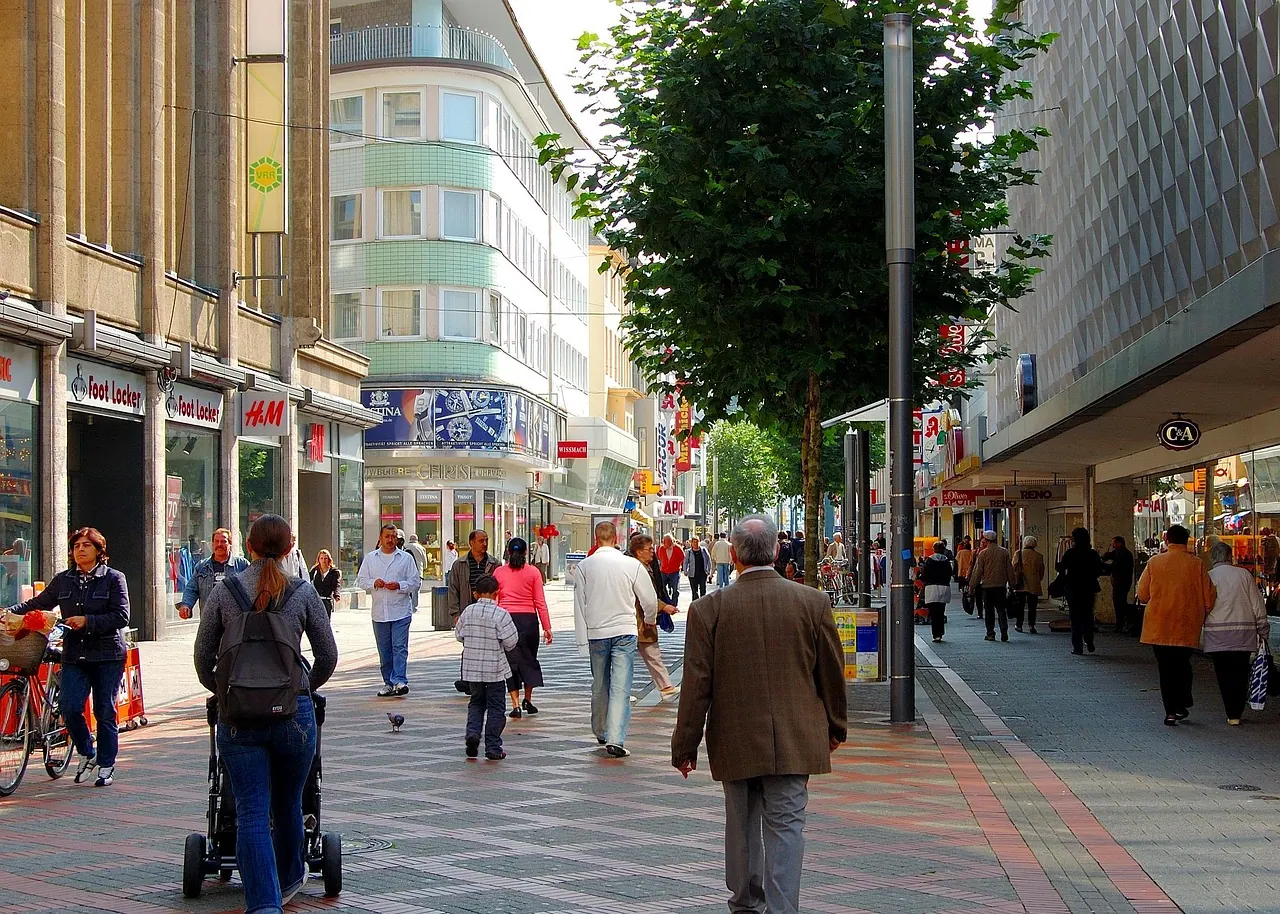 pedestrian zone, shopping street, passers-by, animated, gelsenkirchen, city center, road, pedestrian zone, pedestrian zone, shopping street, shopping street, shopping street, shopp